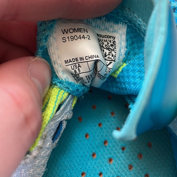 Women’s Saucony Running Shoes Type A8 | US 9.5 - Picture 4 of 6